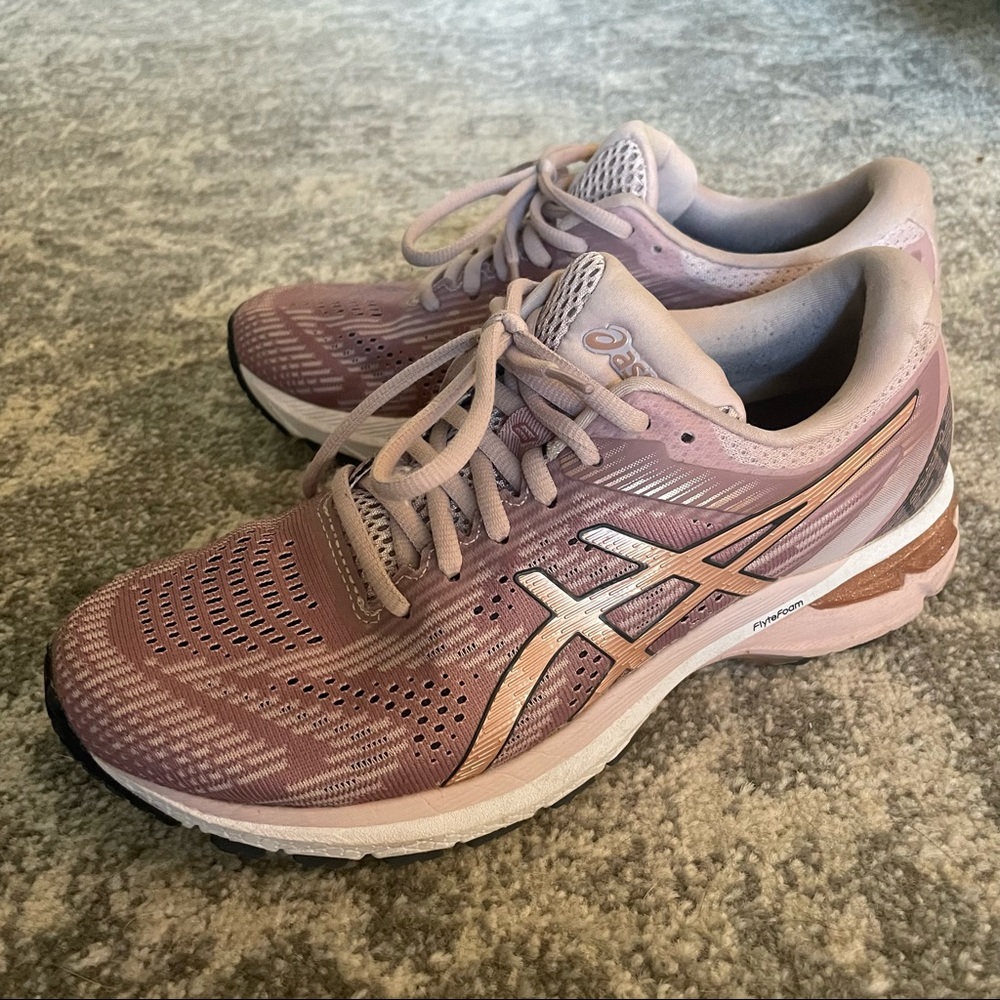 Asics GT 2000- Rose Gold Sneakers
